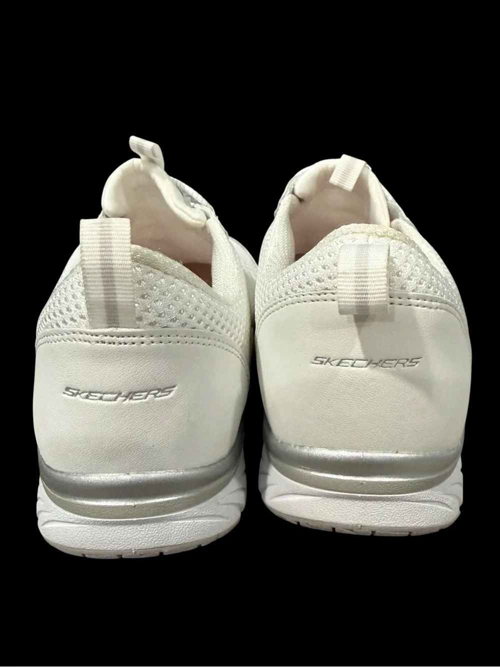 Skechers Women’s Air Cooled Memory Foam Low Top Sneakers, Size 8.5 Wide! New!